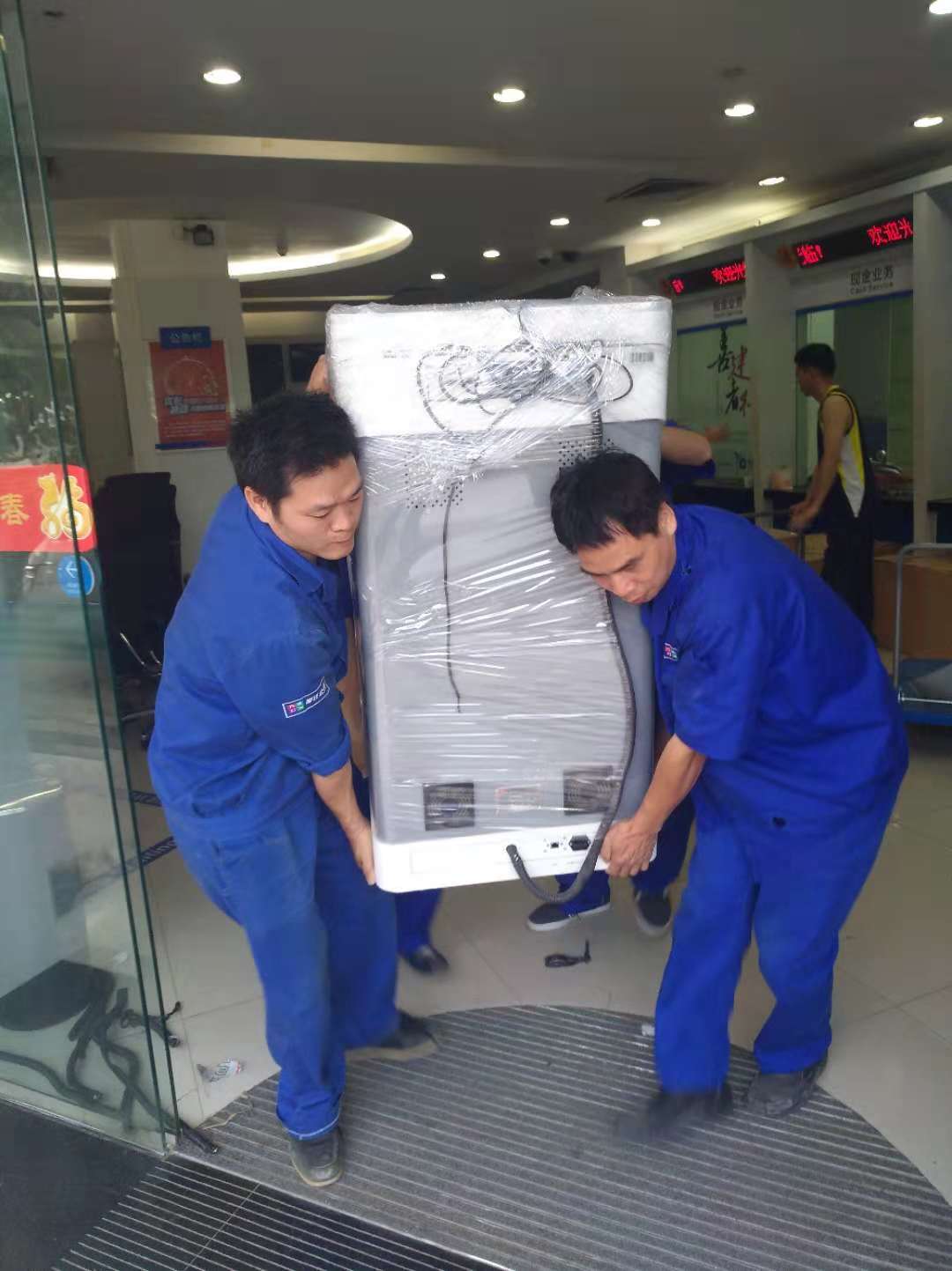 搬家公司专业搬家，为你省心，省力！